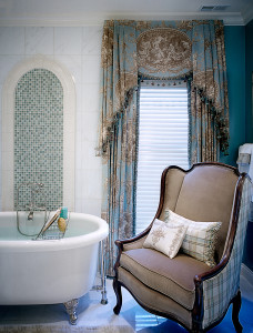 Traditional Master Bathroom 05